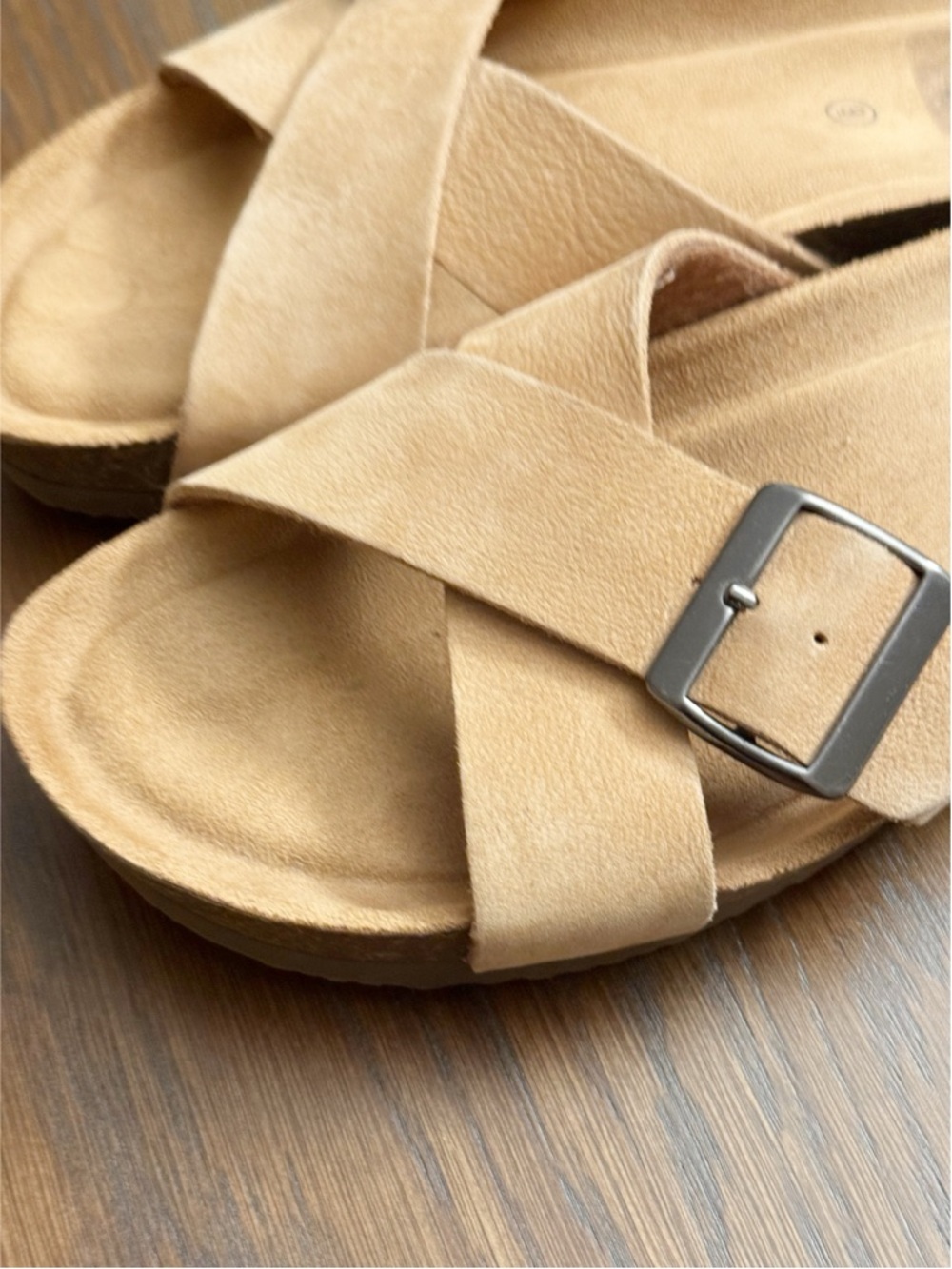 Eastland Kelly criss cross sandal slides size 9 - Picture 5 of 7